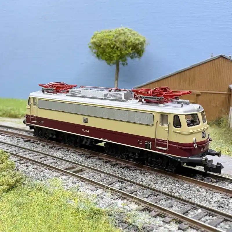 Locomotive électrique BR 112 310-8, «Bügelfalte», TEE rouge carmin/ivoire, DB, Ep. IV, digital son - MINITRIX 16269 - N 1/160 Offre Du Jour