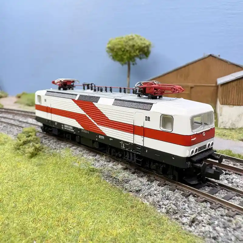 Expédié Aujourd'hui Locomotive électrique 243 822-4 «Dame Blanche», EBS, Ep. VI - FLEISCHMANN 7570075 - N 1/160 - DCC Son