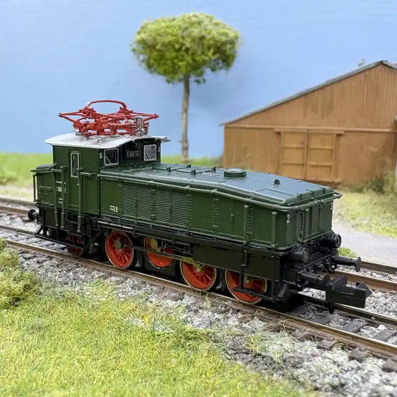 Locomotive électrique E60 12, DB, Ep. IIIa, digital - HOBBYTRAIN H3056D - N 1/160 Prix Promo