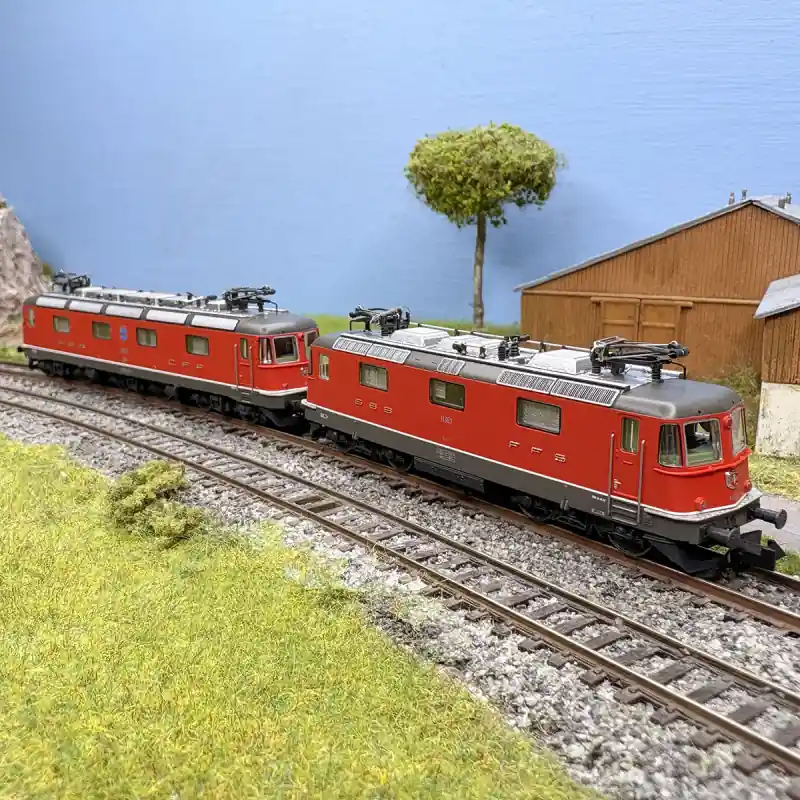 Locomotives double traction Re 10/10, Re 6/6 11672 + Re 4/4 III 11361, SBB, Ep. IV, digital son - FLEISCHMANN 7570049 - N 1/160 Commander Vite