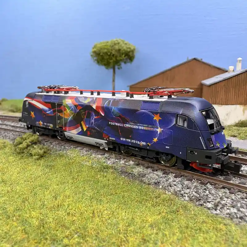 Locomotive électrique 1116 212-2, "Football Vereint Europe", ÖBB, Ep. VI - FLEISCHMANN 7560070 - N 1/160 Certifié