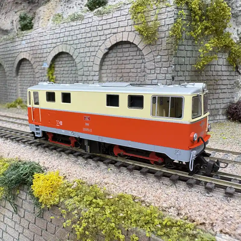 Locomotive diesel 2095.13, livrée verte d‘origine, ÖBB, Ep. III - ROCO 7550007 - HOe 1/87 voie étroite - DCC son Réduction