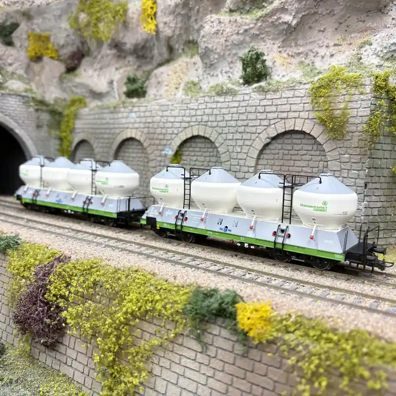Usine Directe Coffret de 2 wagons-silos type Uacs, cimenterie Českomoravský, ČD, Ep. V - ROCO 6600237 - HO 1/87