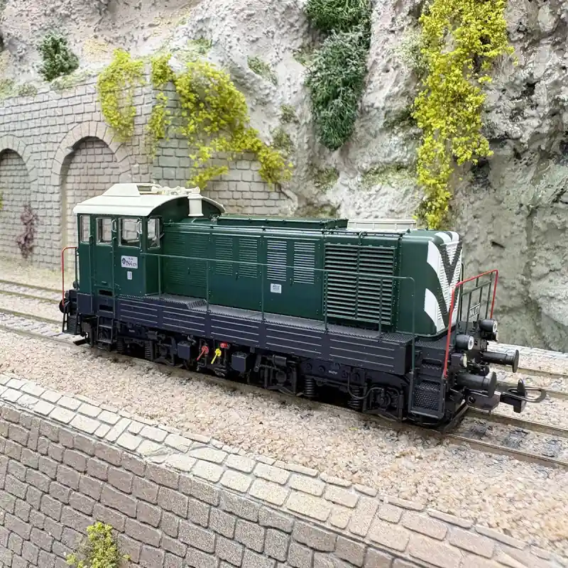Dernière Chance Locomotive diesel M44.071, livrée d‘origine, MAV, Ep. III, digital son - PIKO 52382 - HO 1/87
