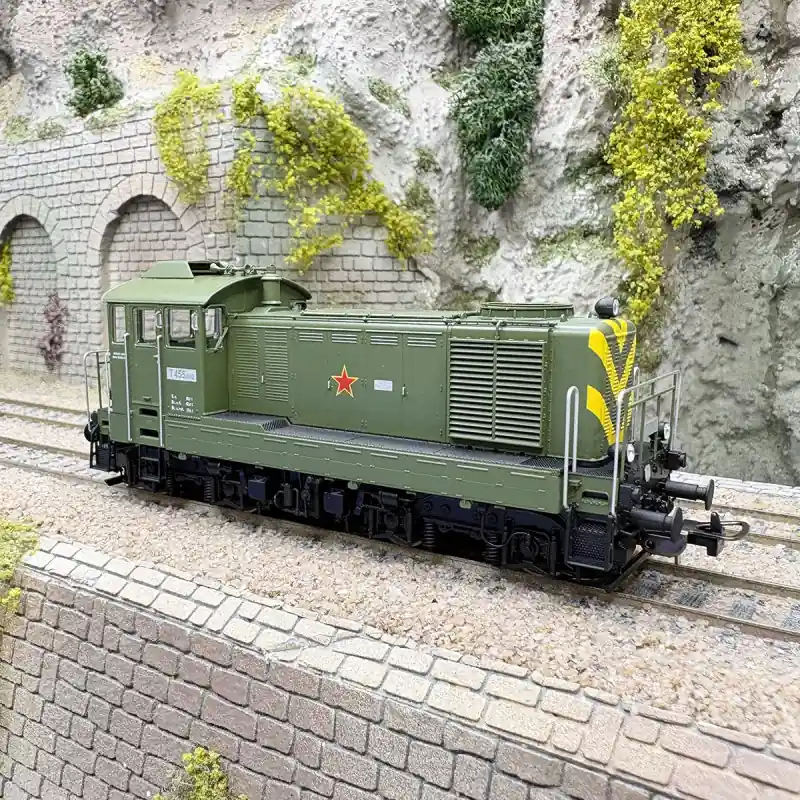 Jusqu'à Épuisement Des Stocks Locomotive diesel T 455.002, livrée d‘origine, CSD, Ep. III, digital son - PIKO 52385 - HO 1/87