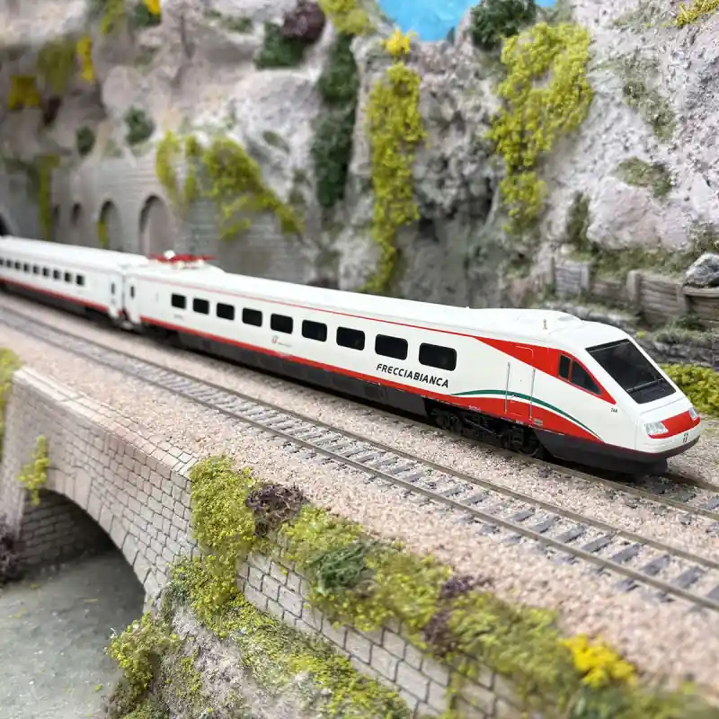 Marque Train à grande vitesse pendulaire ETR 470 N°26, "Frecciabianca", FS, Ep. VI, digital son - RIVAROSSI HR2962S - HO 1/87