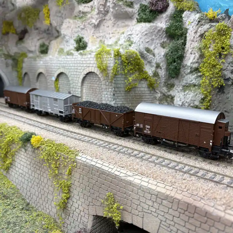 Réduction Convoi de 4 wagons 2 essieux, ÖBB / FS, Ep. III - MARKLIN 46564 - HO 1/87