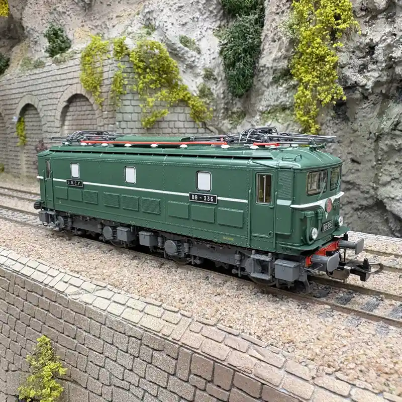 Locomotive électrique BB 336, dépôt de Tours, SNCF, Ep. IV, digital son - PIKO 97427 - HO 1/87 Petit Prix