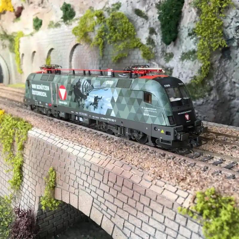 Authentique Locomotive 1116 182-7 Bundesheer ÖBB Ep VI digital son -HO 1/87-ROCO 70492