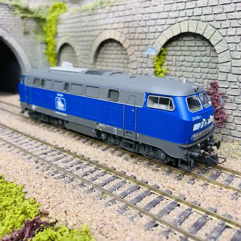 Locomotive diesel 218 056-1, PRESSE, Ep VI, 3R Digital son - ROCO 7320025 - HO 1/87 Haute Qualité