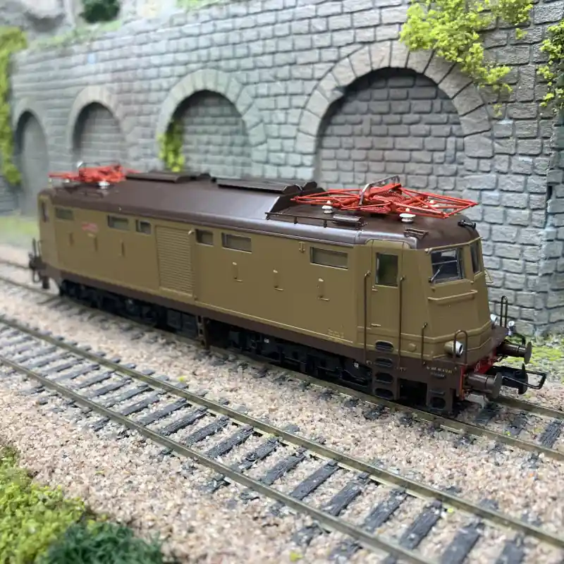 Dernier Modèle Locomotive électrique E.424, FS, Ep IV, Digital Son - RIVAROSSI HR2873S - HO 1/87
