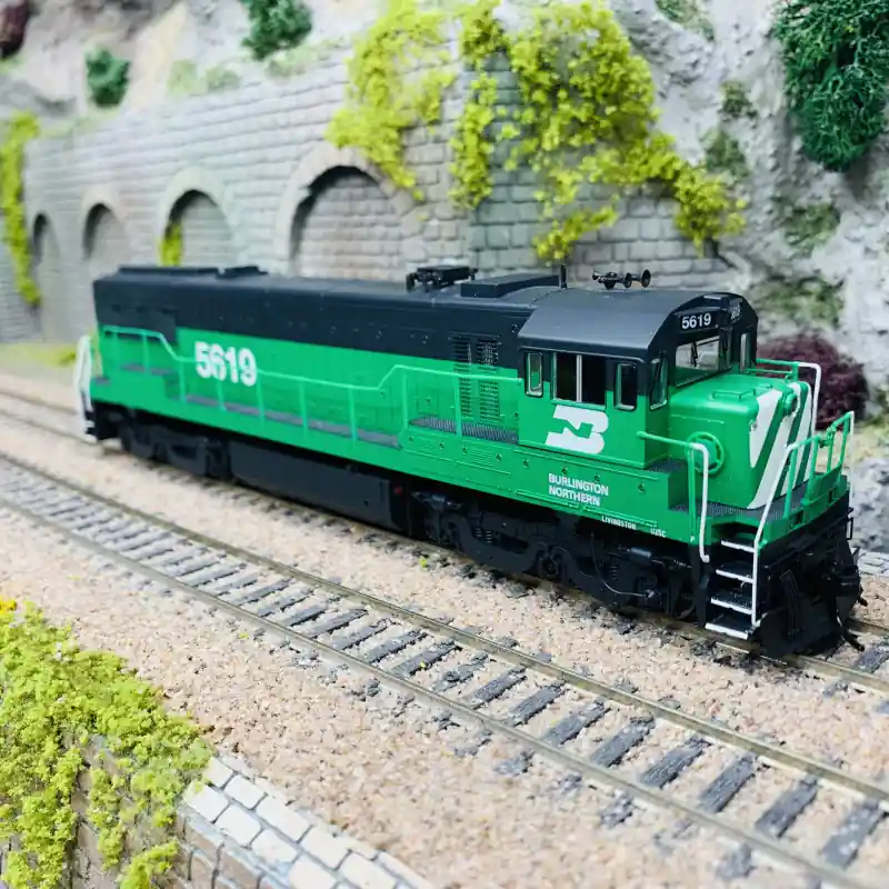 Jusqu'à Épuisement Des Stocks Locomotive diesel U25C 5619, Burlington Northern, Ep III, digital son - RIVAROSSI HR2888S - HO 1/87
