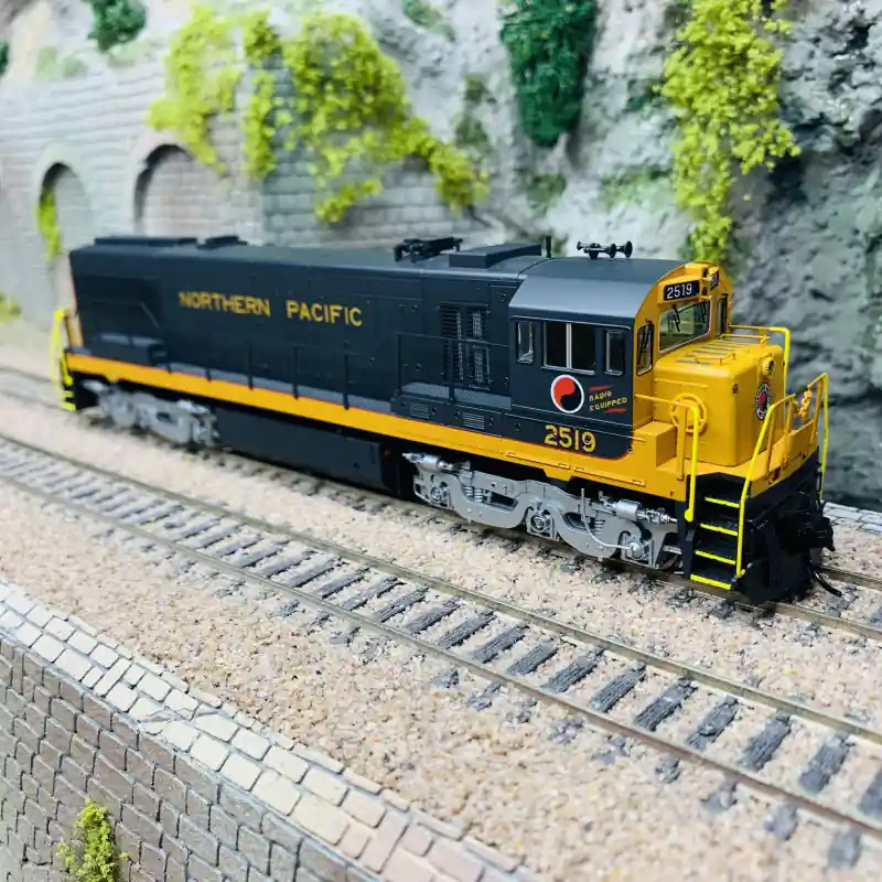 Produit De Marque Locomotive diesel U25C 2519, Northern Pacific, Ep III, digital son - RIVAROSSI HR2885S - HO 1/87
