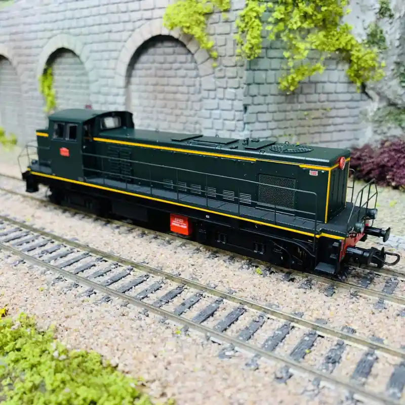 Locomotive diesel 040 DE 704 dépôt Noisy, SNCF, Ep. III - R37 41104 - HO 1/87 Bon Plan