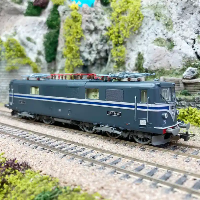 Bon Marché Locomotive électrique CC 25006, Sncf, Ep IV - PIKO 96594 - HO 1/87