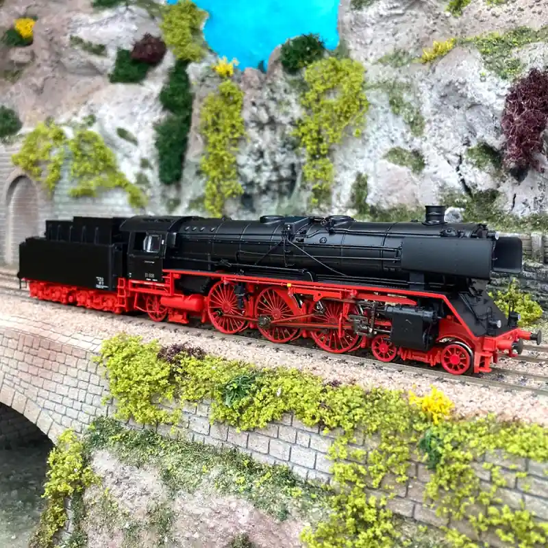 Offre Limitée Locomotive vapeur BR 01 008 DB, Ep III, Digital son + fumée 3R - BRAWA 40927 - HO-1/87