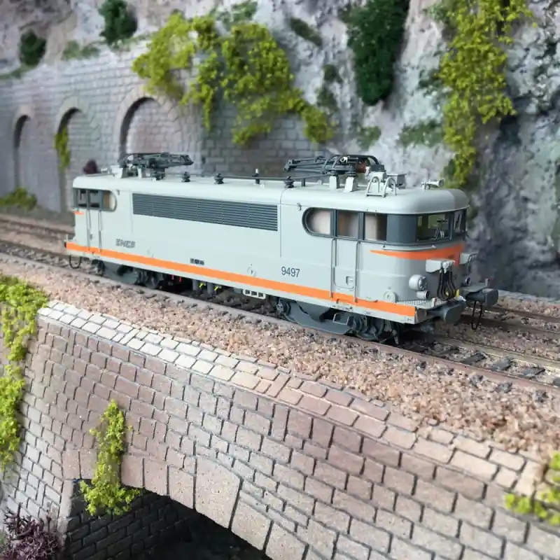 Locomotive BB 9497 - Avignon - SNCF Ep V digital son - HO 1/87 - LSMODELS 10219S Dernier Modèle