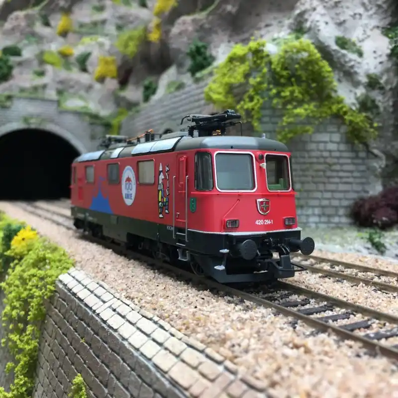 Locomotive série 420294-1 Cirque Knie SBB Ep VI digital son 3R-HO 1/87-ROCO 79402 Nouveauté