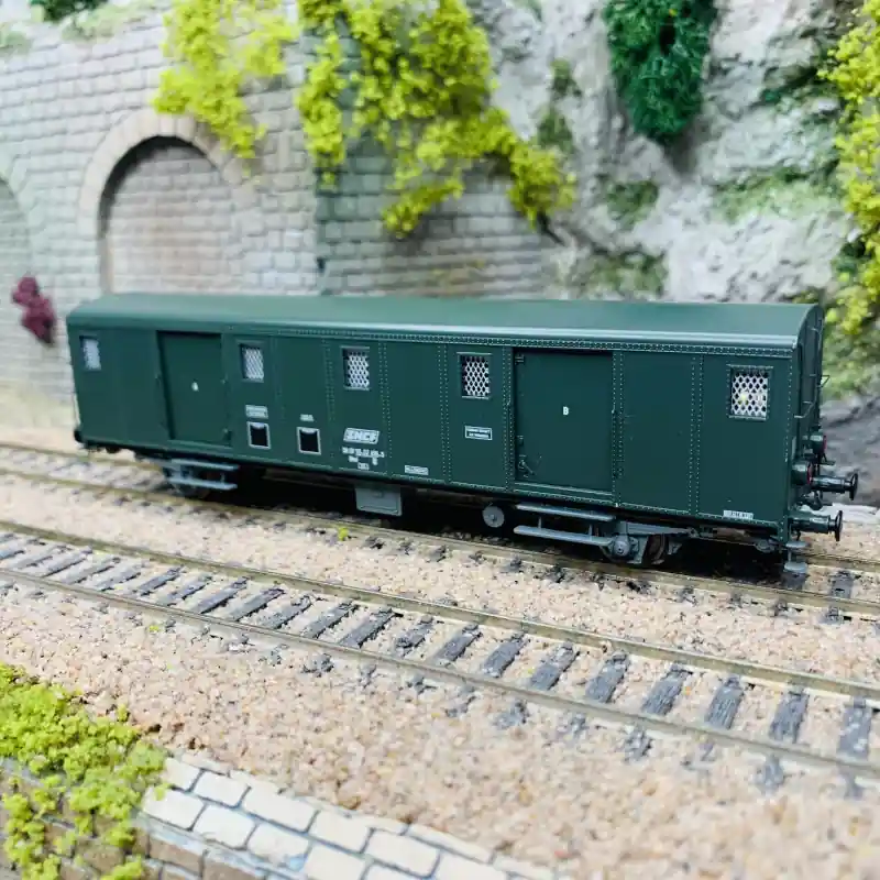 Jusqu'à Épuisement Des Stocks Fourgon OCEM 30 2 feux VILLENEUVE ép IV-V SNCF-HO 1/87-REE VB-116