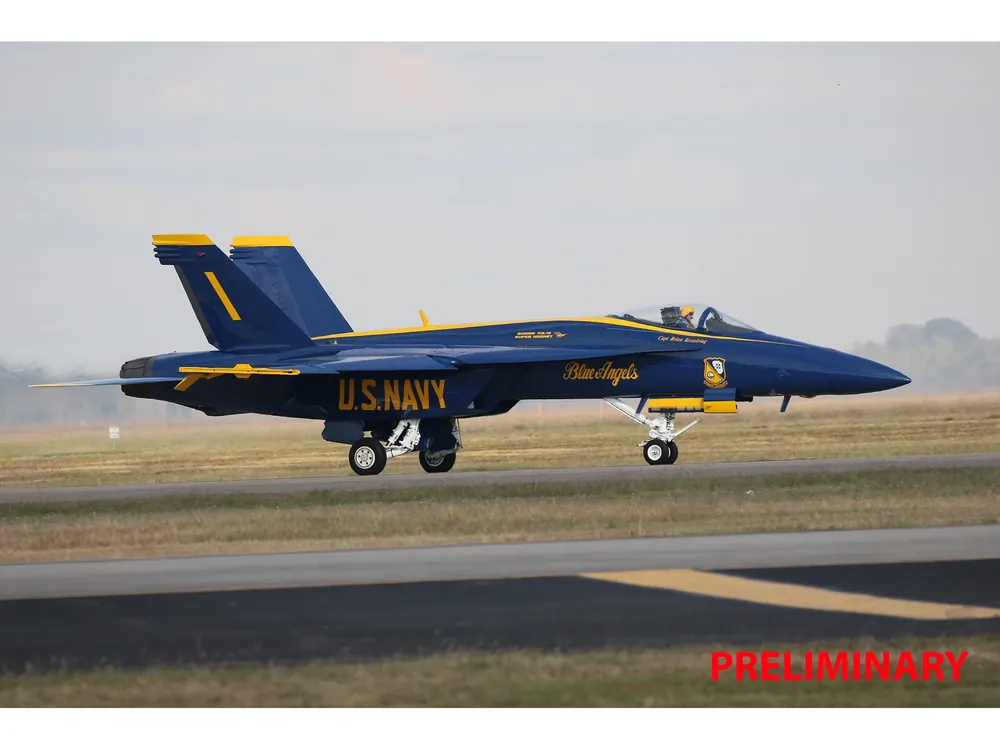 Maquette avion Revell 05613 "Blue Angels - 80 ans" avec accessoires de base Livraison Express