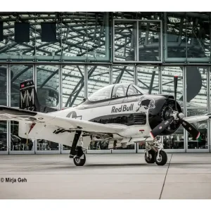 Prix Cassé Maquette avion Revell 05635 Flying Bulls T-28 Trojan avec accessoires de base