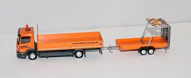 Acheter Direct Herpa Mercedes Benz Atego 13 platform lorry traffic safety trailer