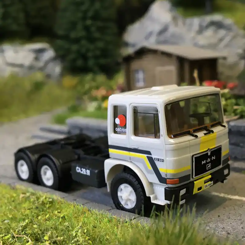 MAN F8, tracteur rigide, 3 essieux, Auf Achse - HERPA 320481 - HO 1/87 Meilleur Prix