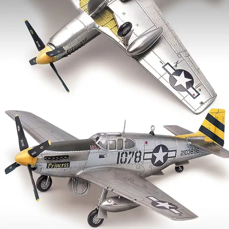 Commander Maintenant Maquette d‘avion en plastique P-51C Mustang 1/72