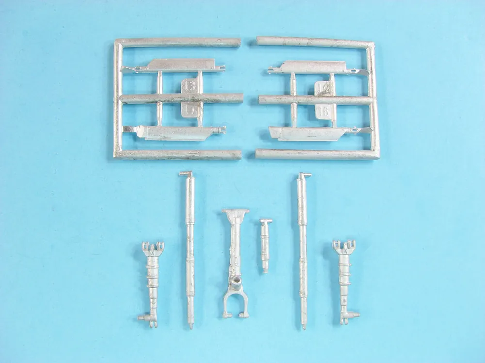 Authentique Scale Aircraft Conversions 35006 Sikorsky HH-60G / MH-60L Black Hawk - Landing Gear (designed to be used with Kitty Hawk Model kits)