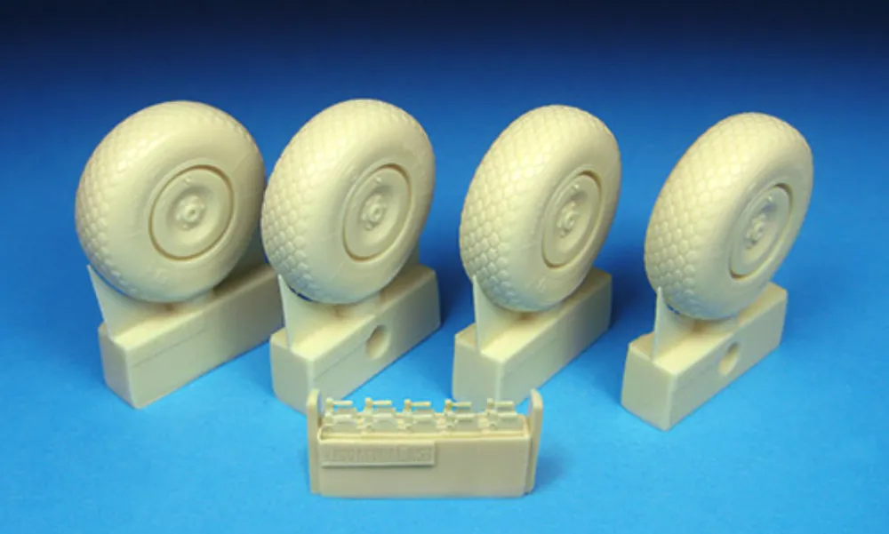 Petit Prix Barracuda Studios R32062 He-219 Diamond Tread Mainwheels