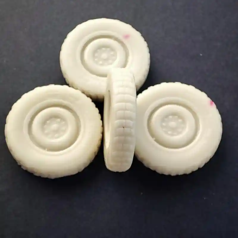 Resicast 352493 Wheels for ACE Iltis Kits - Set 1 Paiement Sécurisé