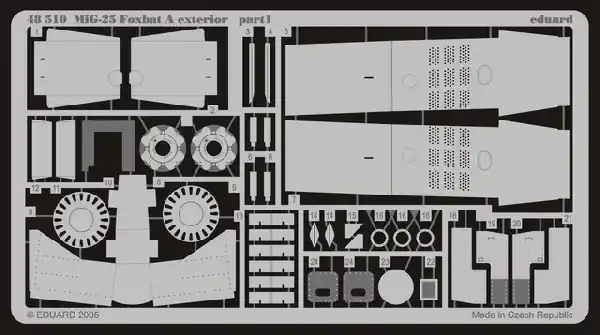 Eduard 48510 MiG-25 Foxbat A exterior REVELL Bon Plan